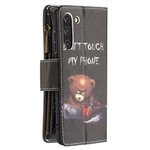 Capa Samsung Galaxy S21 FE com Urso de Bolso com Fecho