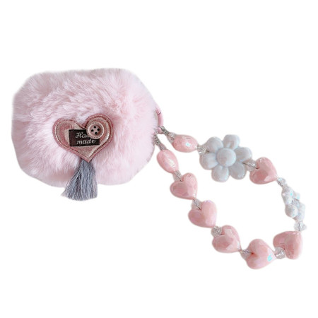 Capa de pelúcia e pingente...