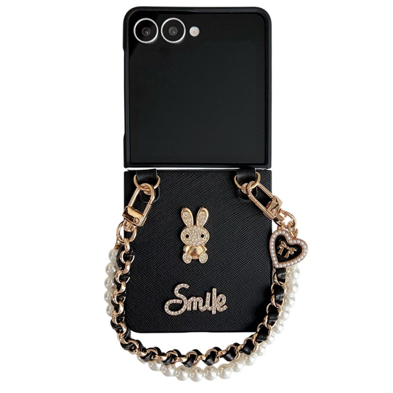 Capa para Samsung Galaxy Z Flip 7 Smile Rabbit com bracelete